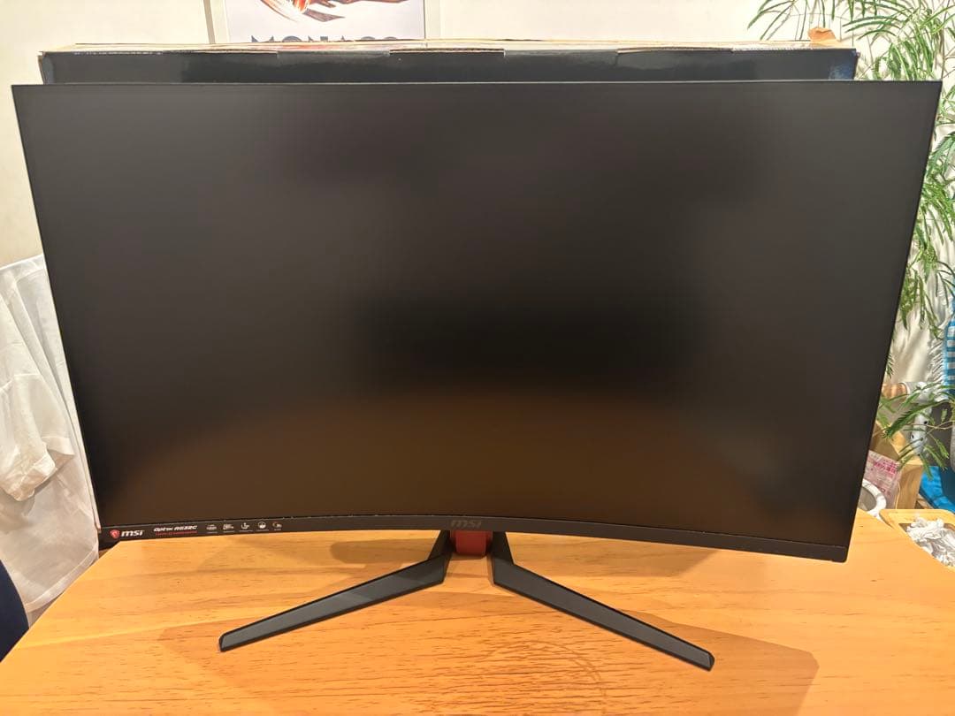 MSI 湾曲　31.5インチ　ゲーミングモニター　Optix AG32C