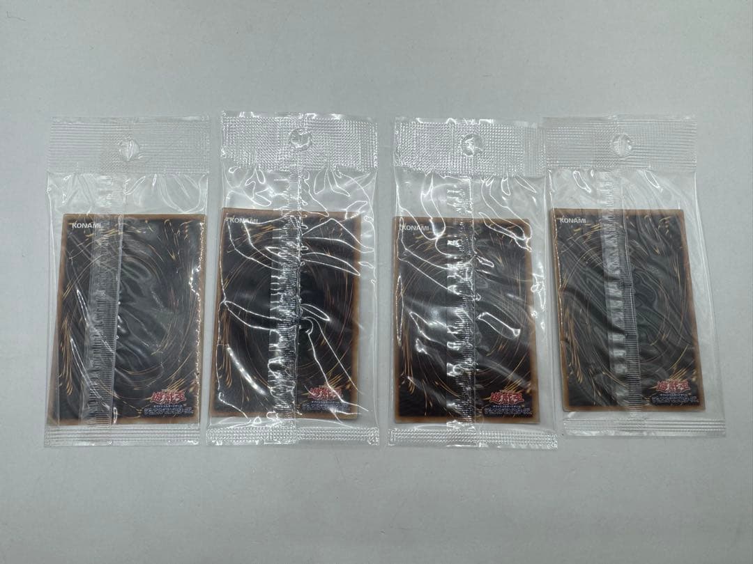 未開封 遊戯王　ユベル　DPC1-JP001 レリーフ 4枚セット