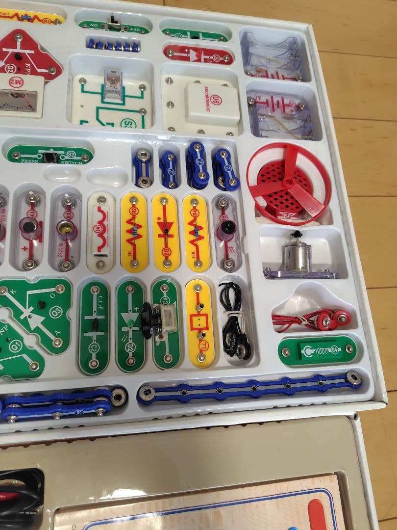 エレクトロニック スナップ キット 750 おもちゃ 知育玩具 Panko