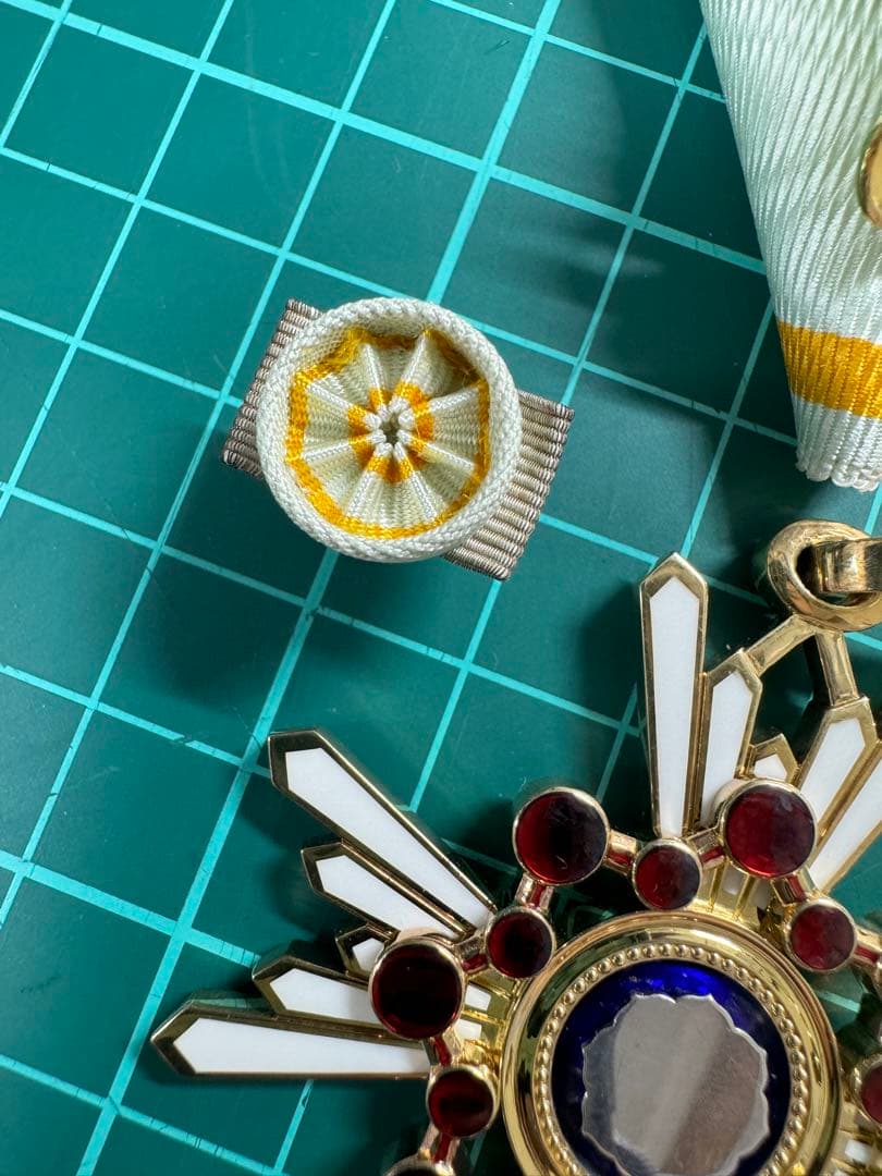 勲三等瑞宝章 タイピン付き 瑞宝章 記章 勲章 タイバー 襟章 略章