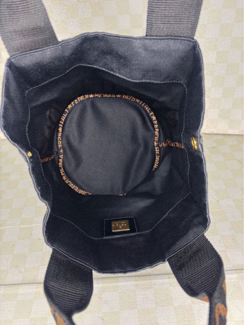 極美品　希少サイズ　FENDI フェンディ　ハンドバッグ　M29