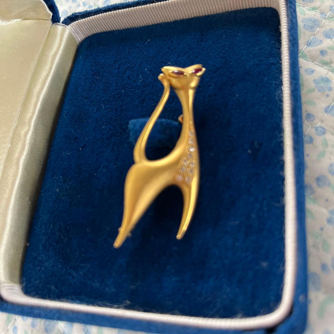 お値下げ　K18 ネコのデザイン　ブローチ＆ペンダント　8g