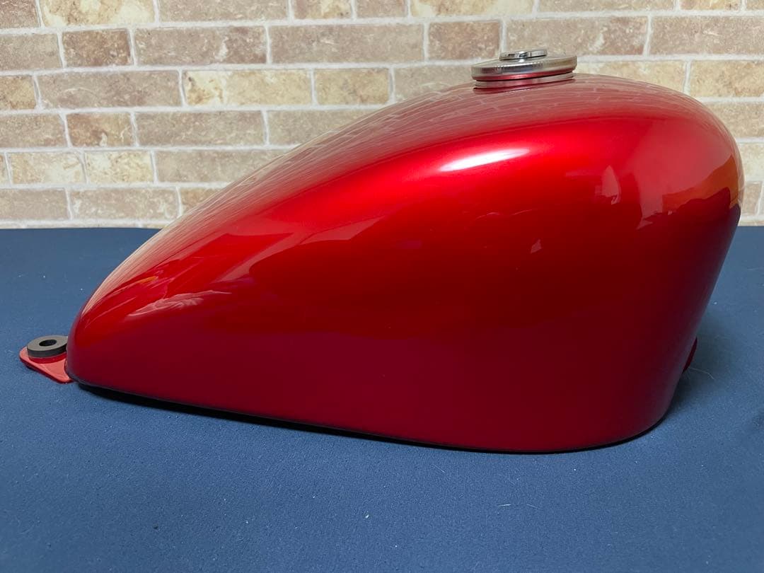 ビッグシーダー製　W650用アルミタンク T-4 塗装済み