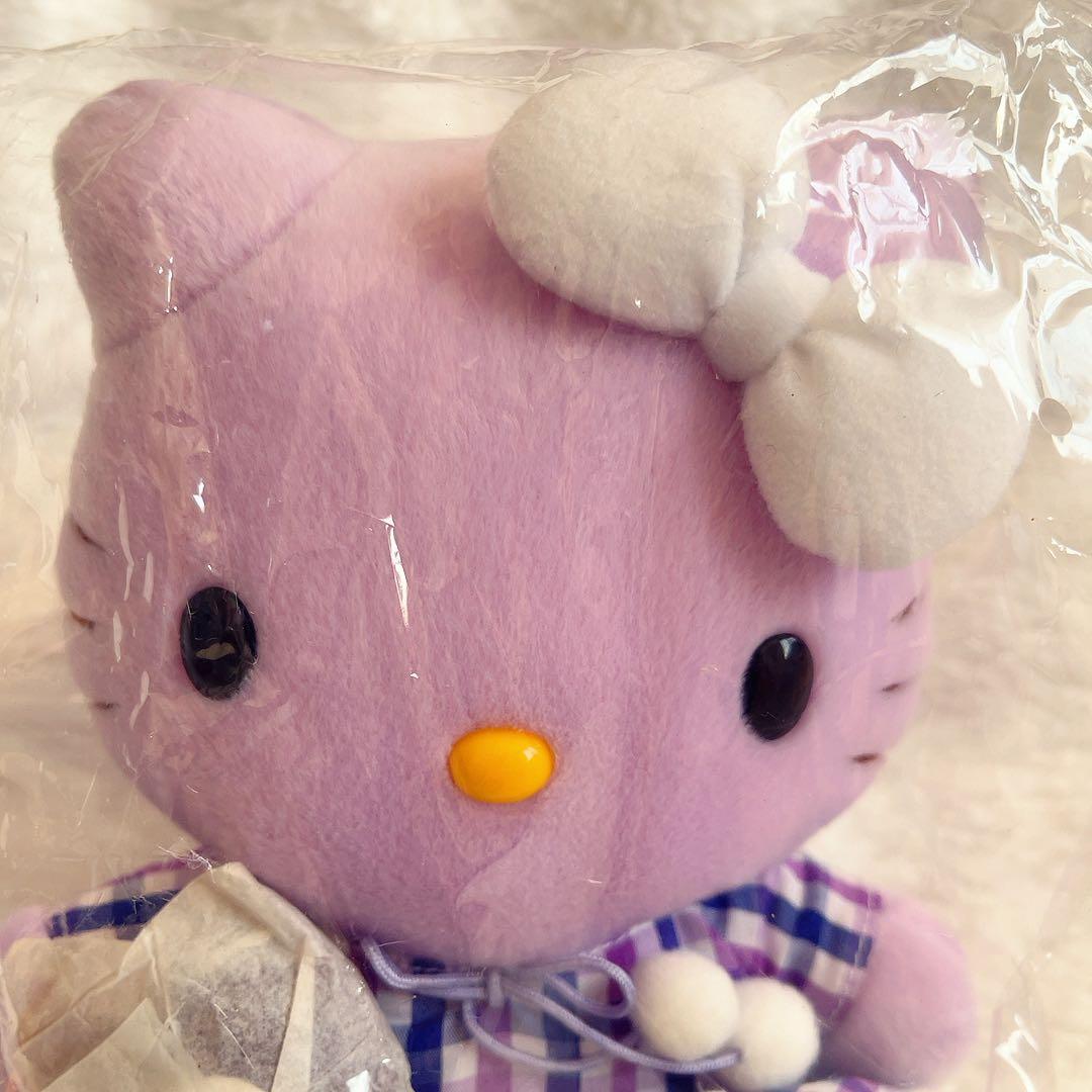 希少レア　シリアル付き　675/1000 ハローキティぬいぐるみ　紫チェック