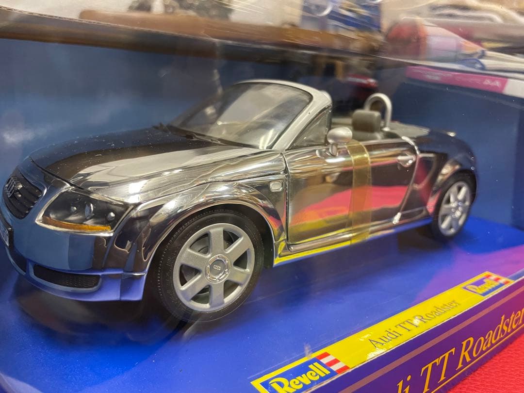 Audi   TT ロードスター　メタル