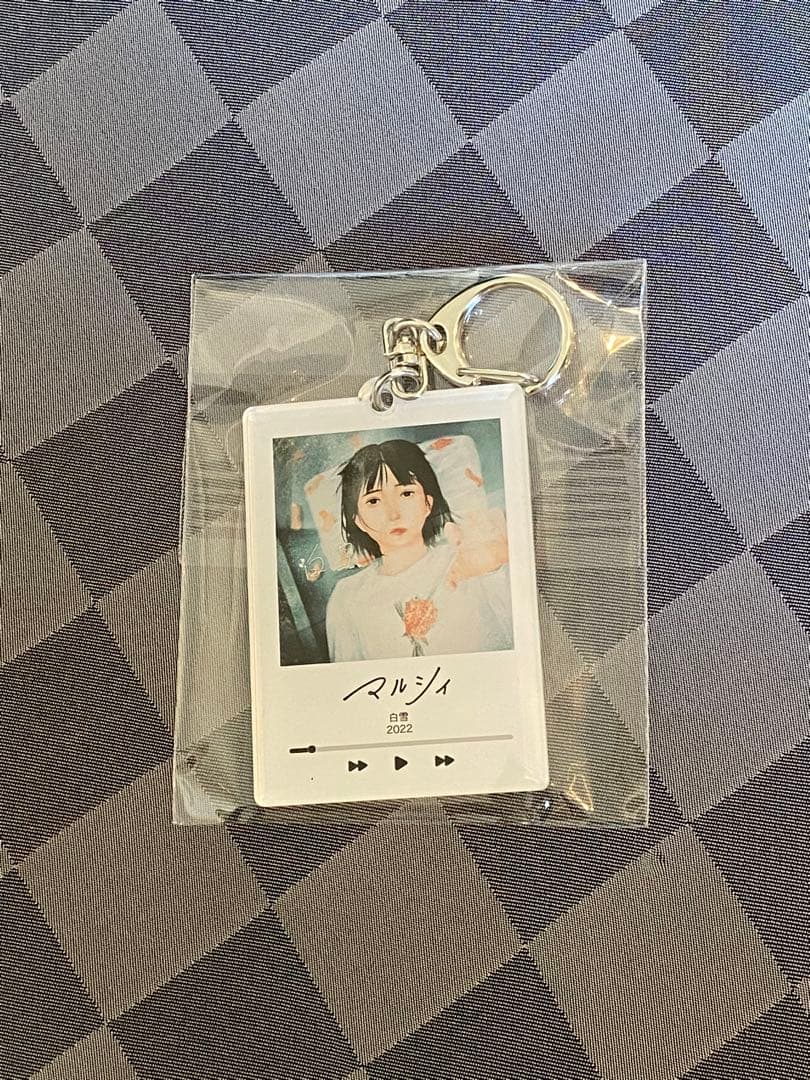 マルシィ 刺繍アップリケ フルジップパーカー アクリルキーホルダー付き