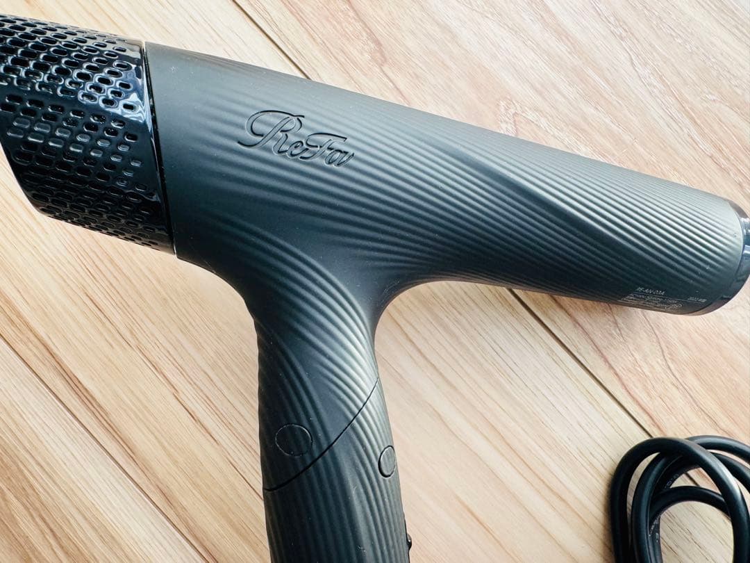 【美品】スタンド付き！リファ　ビューテックドライヤースマート　ブラック