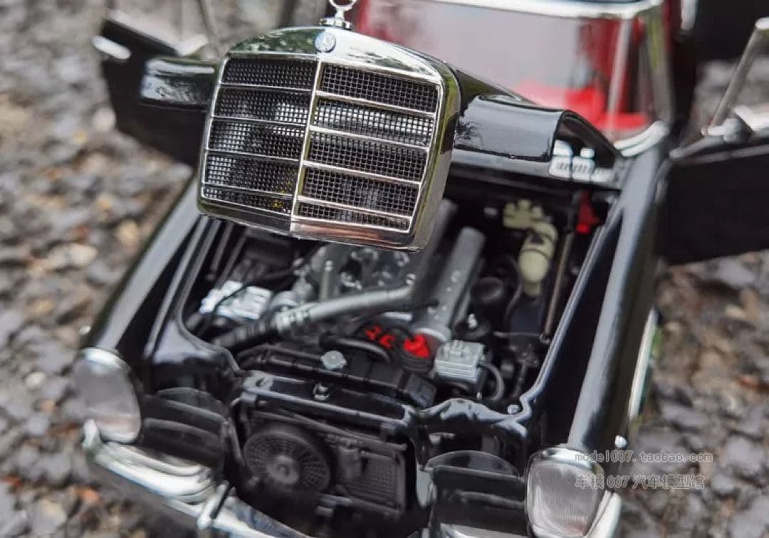 Kengfai 1:18 ベンツプルマン ミニカー