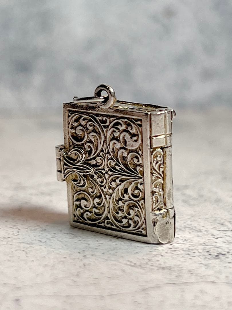 アンティーク　ペンダント　聖書　ホーリーバイブル　ネックレス