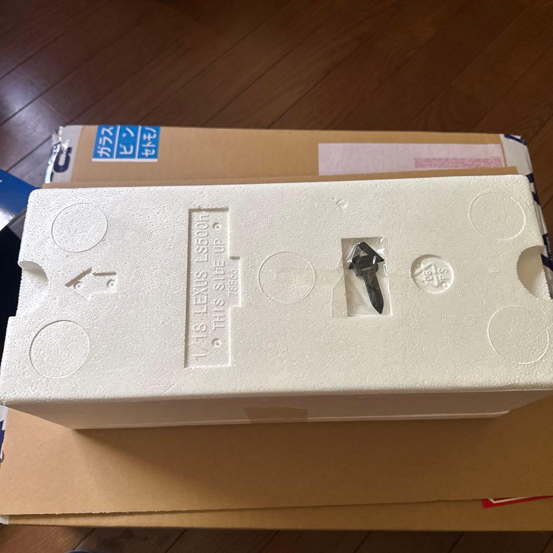 AUTOart Lexus LS500h 1:18 ブラック