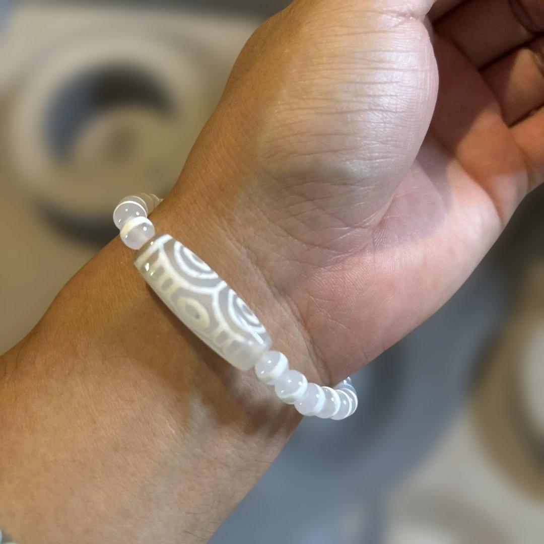すっごく人気！龍眼白天珠！線天珠！ブレスレットタイプ！