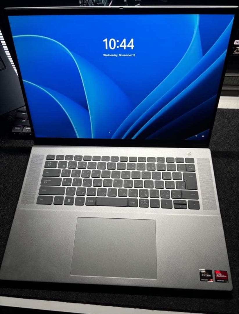 Dell Inspiron 16 5625 シルバー