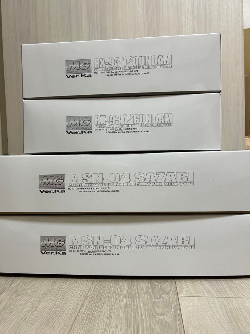 MG 1/100 νガンダム ＆サザビー[メカニカルクリア] 　２セット