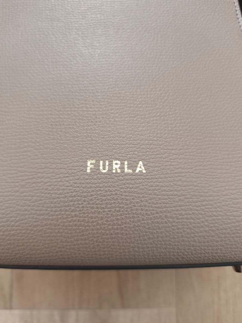 美品 FURLA フルラ ショルダーバッグ ハンドバッグ グレージュ 黒 レザー