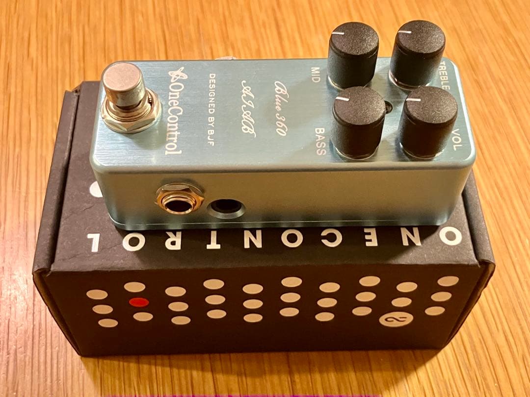 One Control Blues 360 AIAB ベースエフェクター