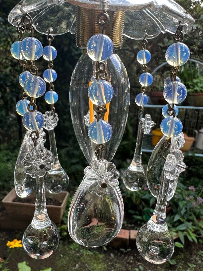 フランス アンティーク 雨に濡れた可愛いお花のミニシャンデリア＊ オパールセント