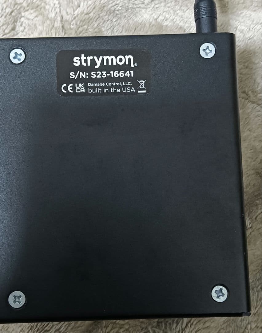 Strymon IRIDIUM アンプシュミレーターMIDIケーブル付属