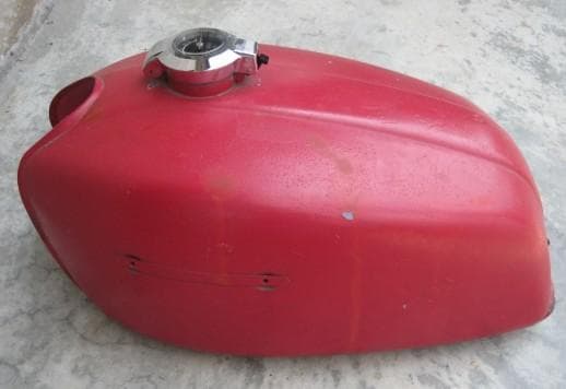 新品 GT380 GT550 ゲージ付 タンク キャップ ブラック