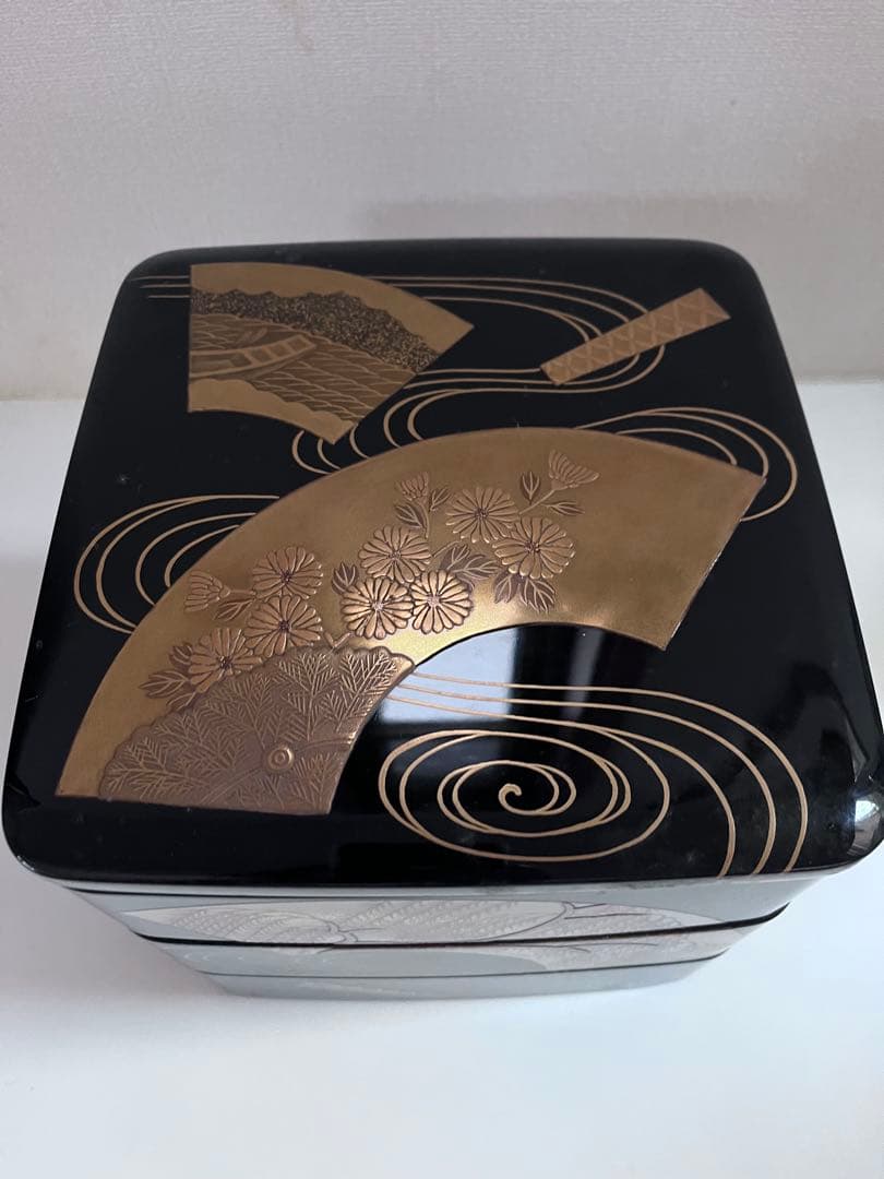 【未使用】輪島塗 蒔絵 三段重箱 お屠蘇 盃　酒器セット　中島忠平の作品