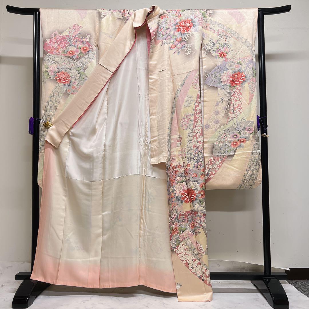 振袖　刺繍　牡丹　乱菊　霞　熨斗　花模様　成人式　着物　125tz