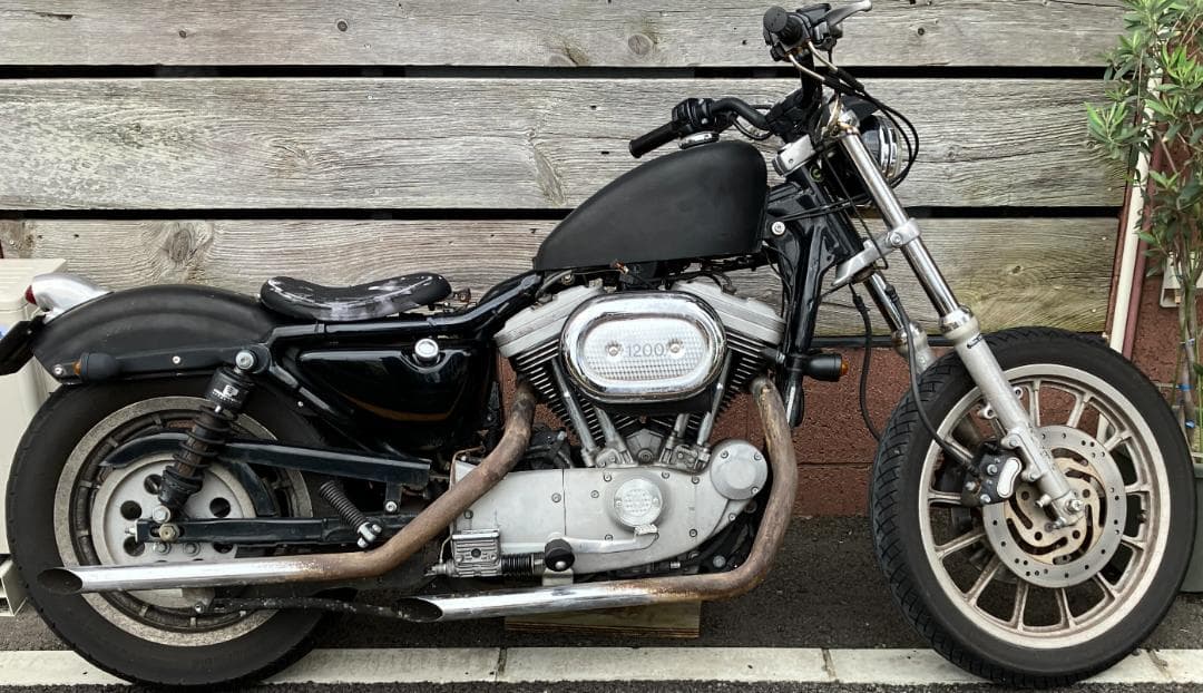 ハーレー スポーツスター1200S タンク