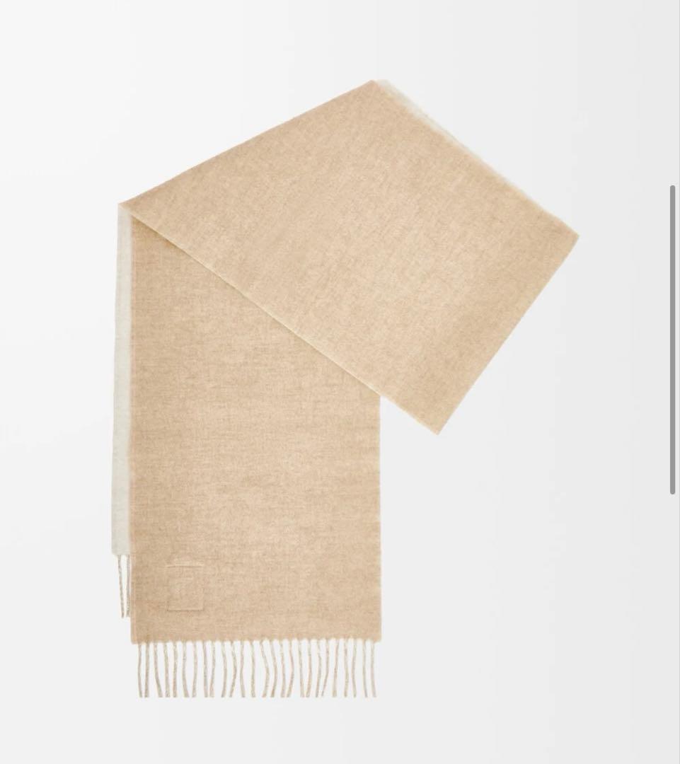 LOEWE ベージュ ウールマフラー フリンジ付き