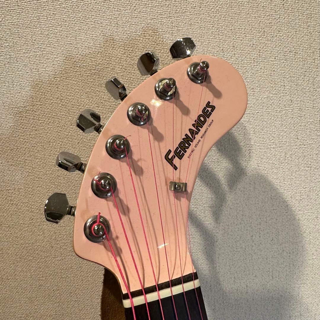 【美品】ZO-3 ピンク アンプ内蔵ミニギター