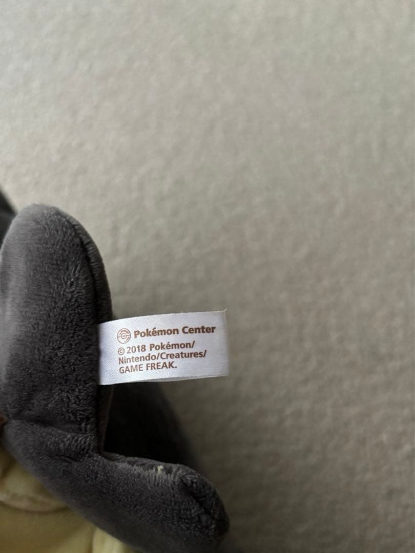 ポケモンセンター　等身大　ミミッキュ　ぬいぐるみ