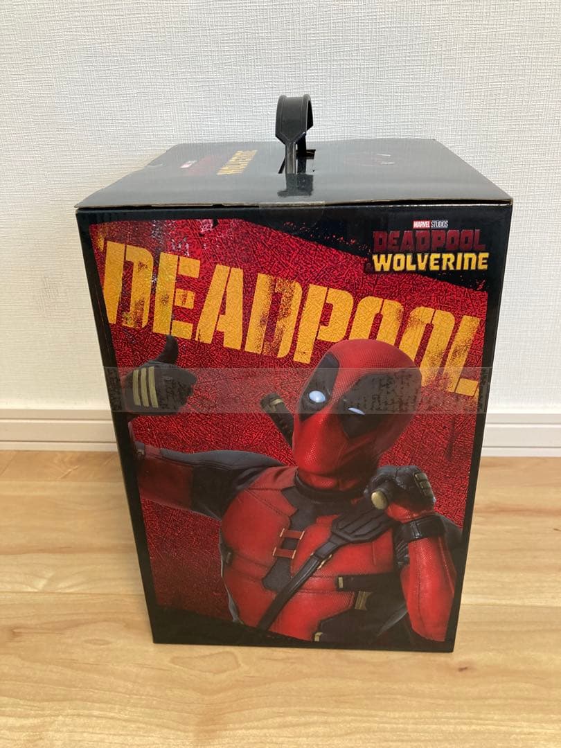 DEADPOOL Bust Up Statue ウルヴァリン
