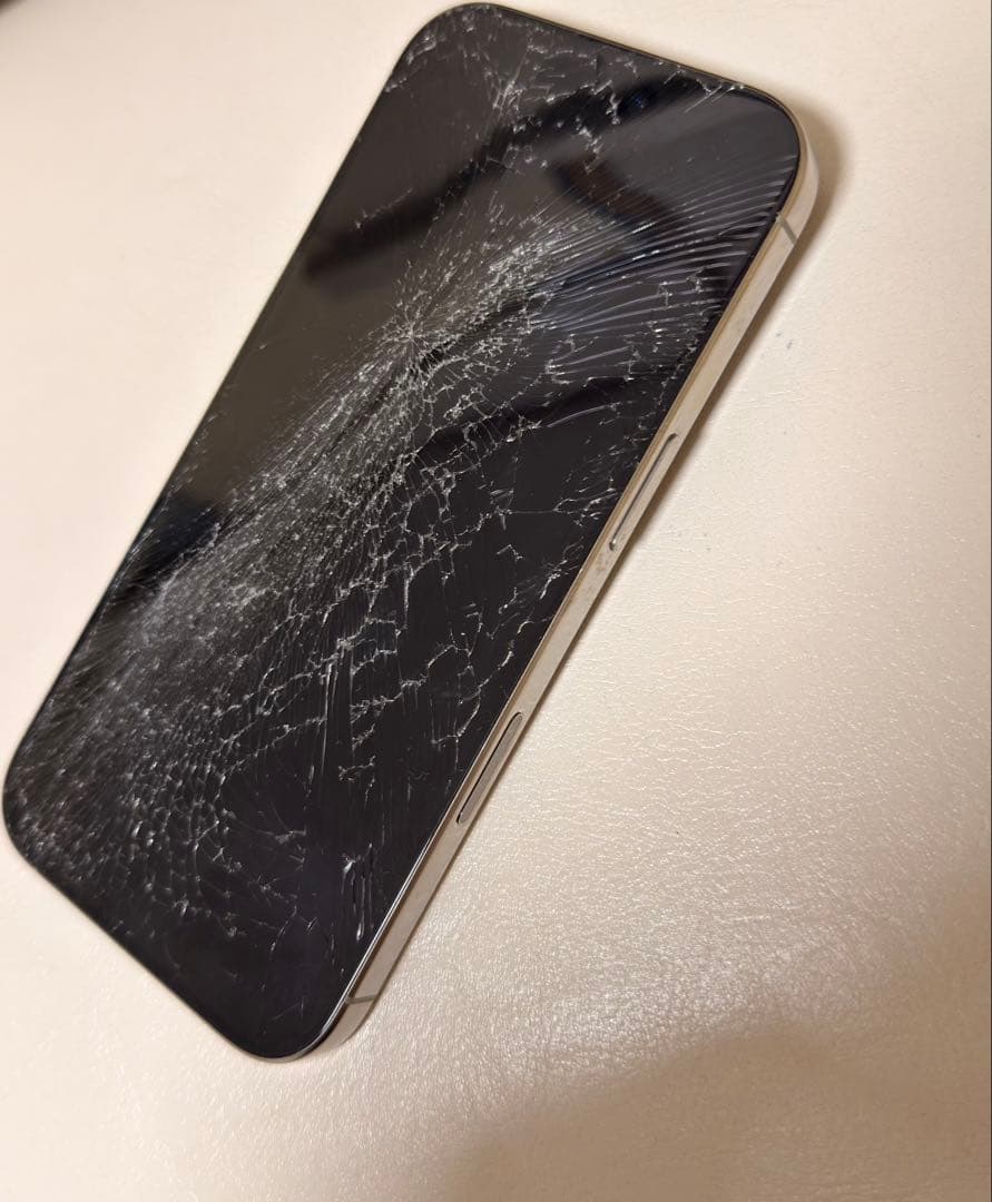 Apple iPhone 15Pro ナチュラルチタニウジャンク品