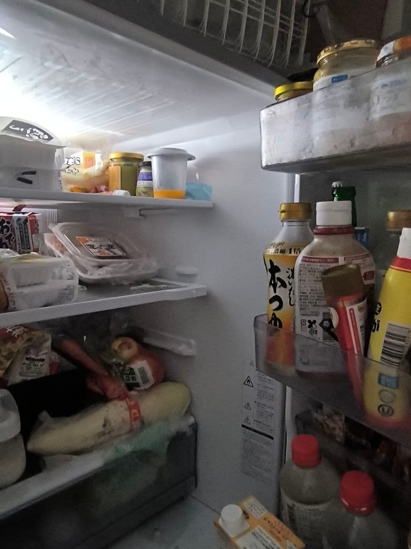 シルバー 4ドア冷蔵庫 大型　21年製　送料込み