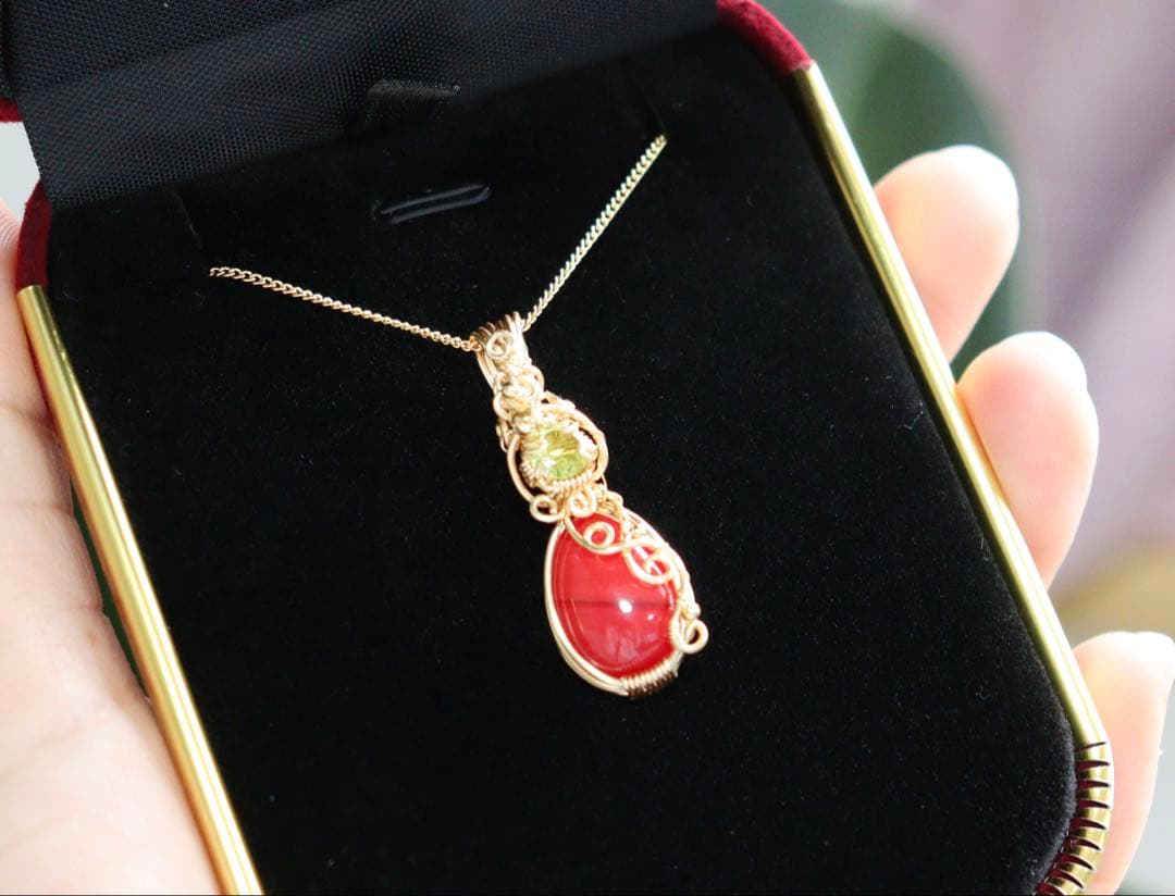 アンダラクリスタルのワイヤージュエリーネックレス✧ドラゴンズブラッド✧ペンダント