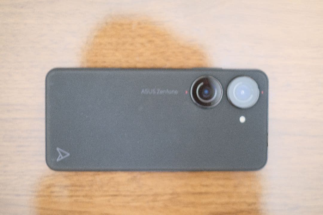 ASUS ZenFone 10 ブラック 16GB RAM 512GB