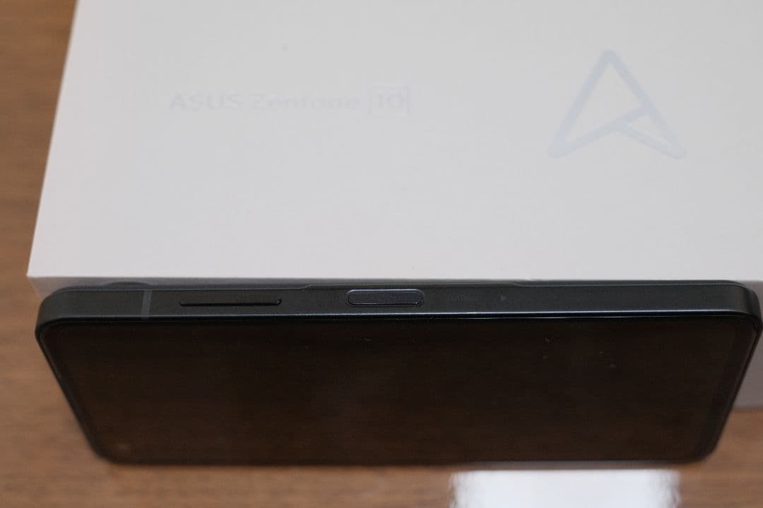 ASUS ZenFone 10 ブラック 16GB RAM 512GB