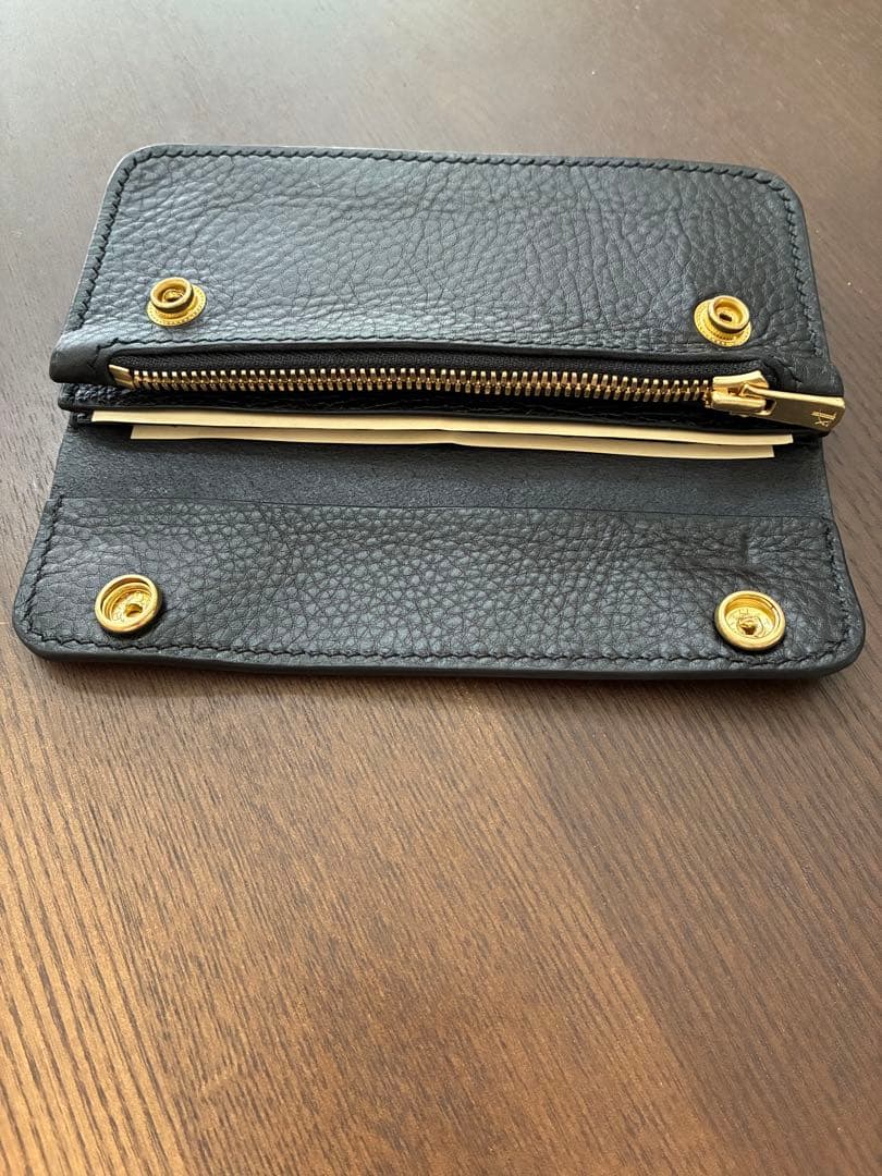 アップルウォッチのクロコダイルベルトとロングトラッカーウォレット