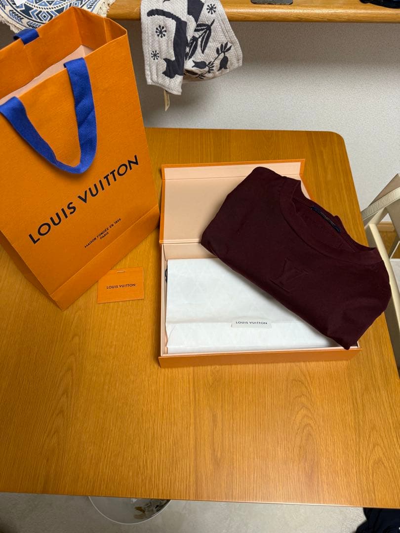 ルイヴィトンLUIS VUITTON レリーフTシャツ（XL）ワインレッド