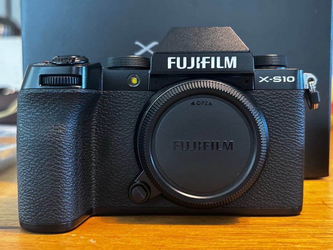 【美品】FUJIFILM X-S10 本体 バッテリー2個