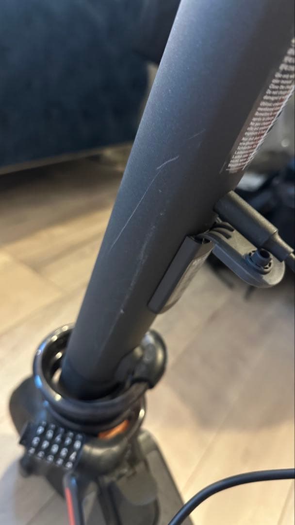 ninebot by SEGWAY 折りたたみキックボード