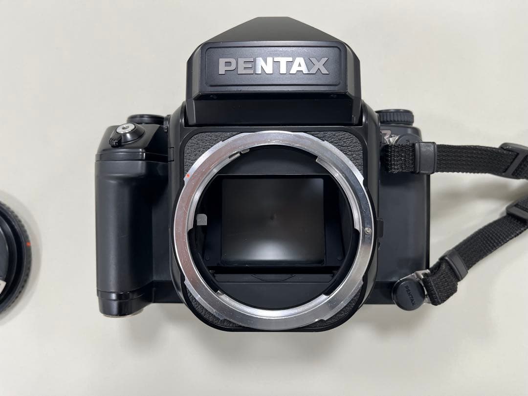 PENTAX67IIボディ(AEファインダー付き、純正ストラップ)美品
