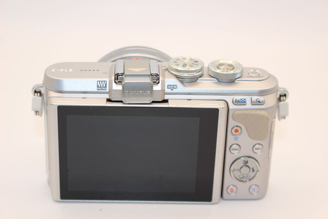 ★ショット数1213回★ オリンパス　E-PL8 レンズキット　ミラーレス