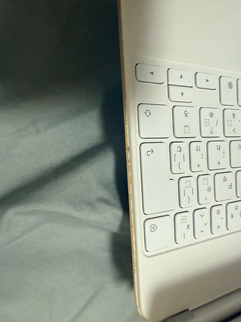 ホワイト ワイヤレスキーボード 日本語