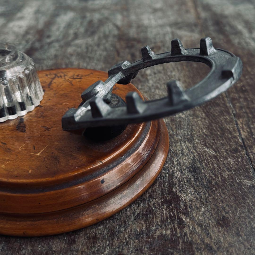 ホースシュー 馬蹄 ペン立て ガラス×木製台座 幸運モチーフ ヴィンテージ