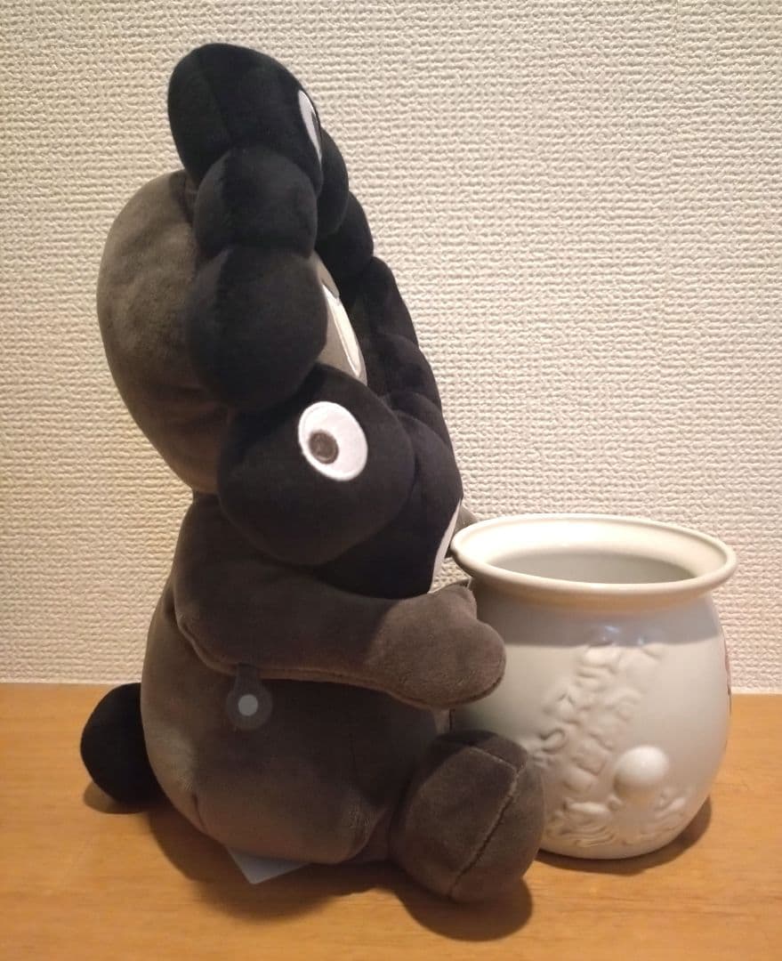 黒ミャクミャク　お手玉風　Mサイズ　ぬいぐるみ　ミャクミャク壺