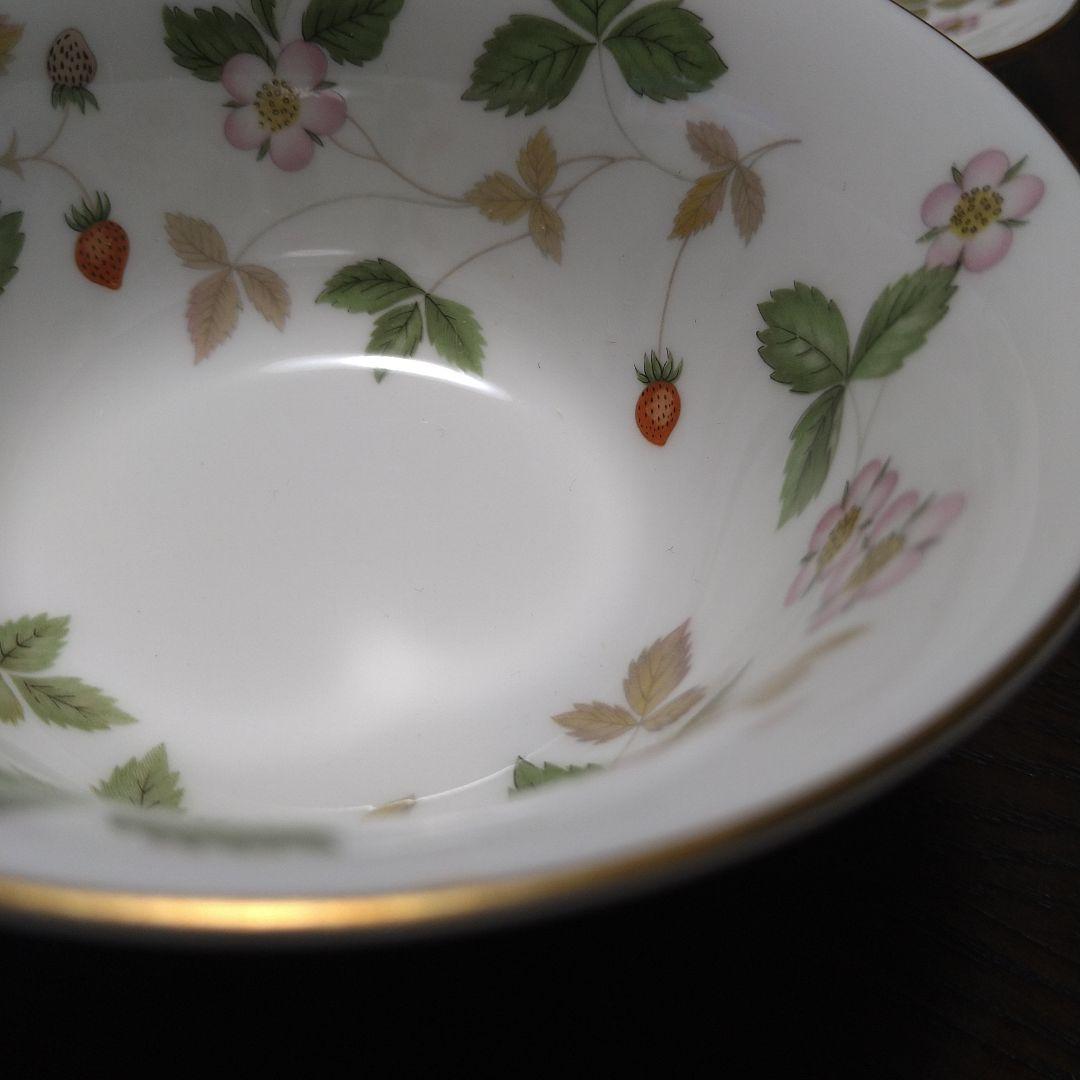 ♥黒壺印ウェッジウッドワイルドストロベリーティーカップ＆ソーサー５客セット