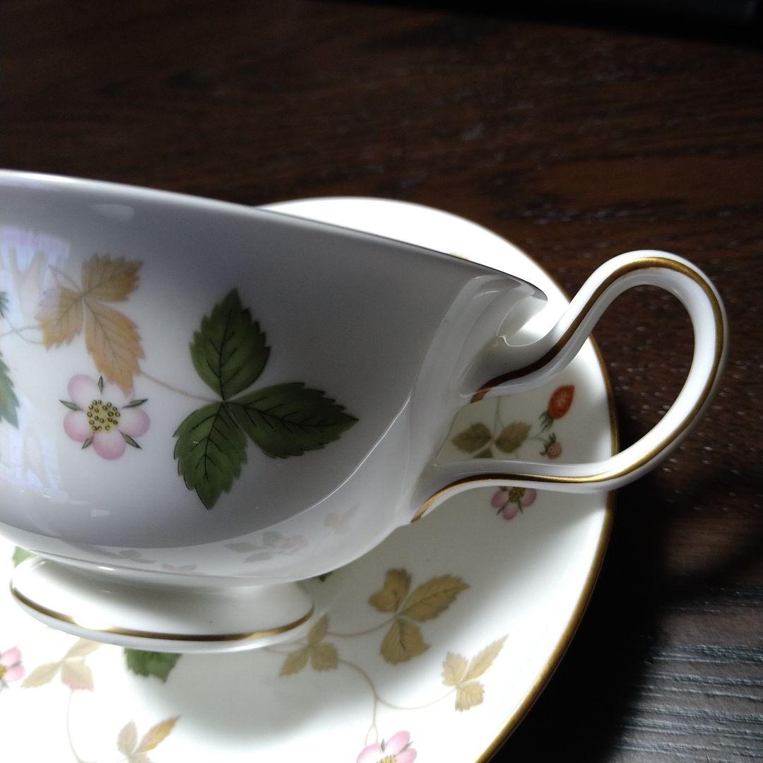 ♥黒壺印ウェッジウッドワイルドストロベリーティーカップ＆ソーサー５客セット