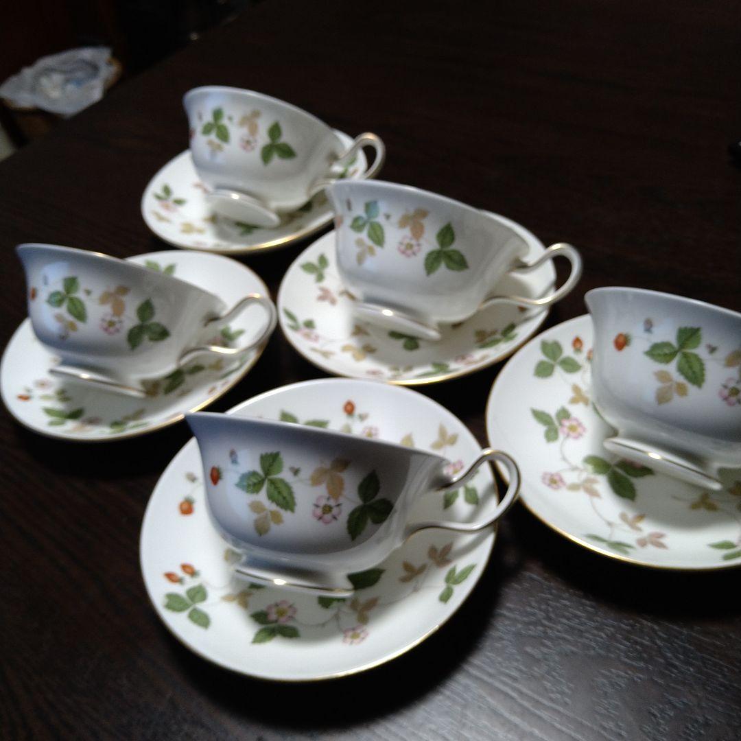 ♥黒壺印ウェッジウッドワイルドストロベリーティーカップ＆ソーサー５客セット