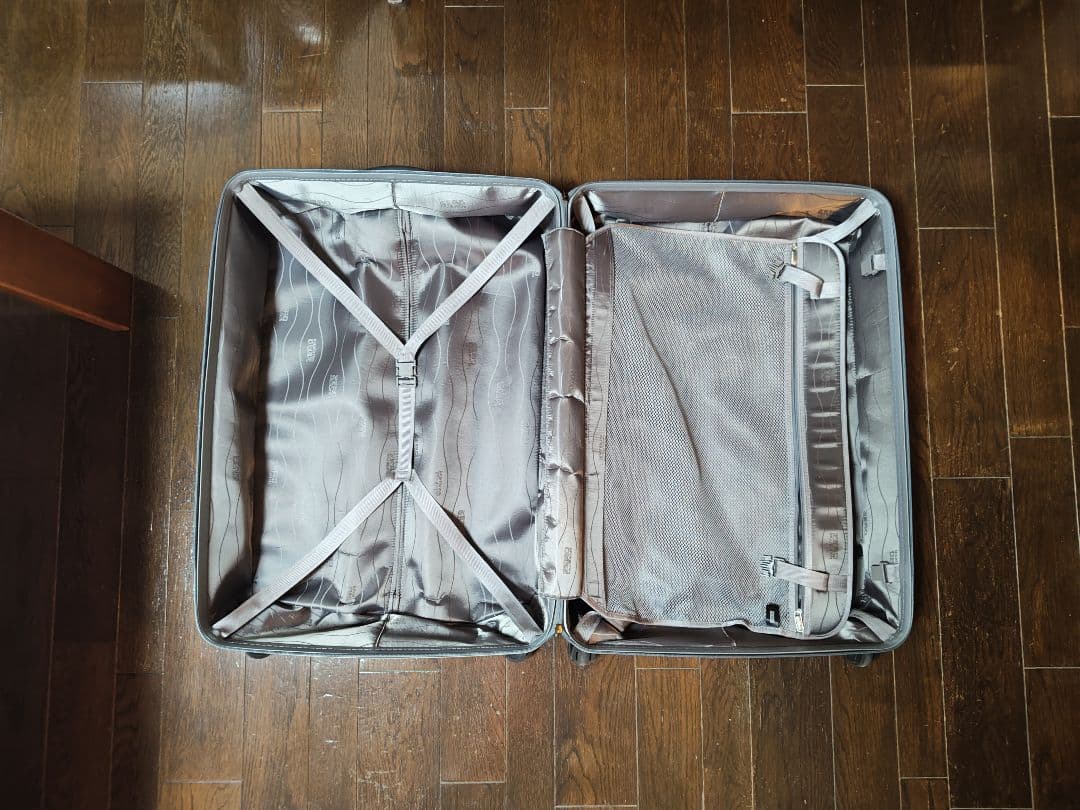 ZERO HALLIBURTON シルバーキャリーケース