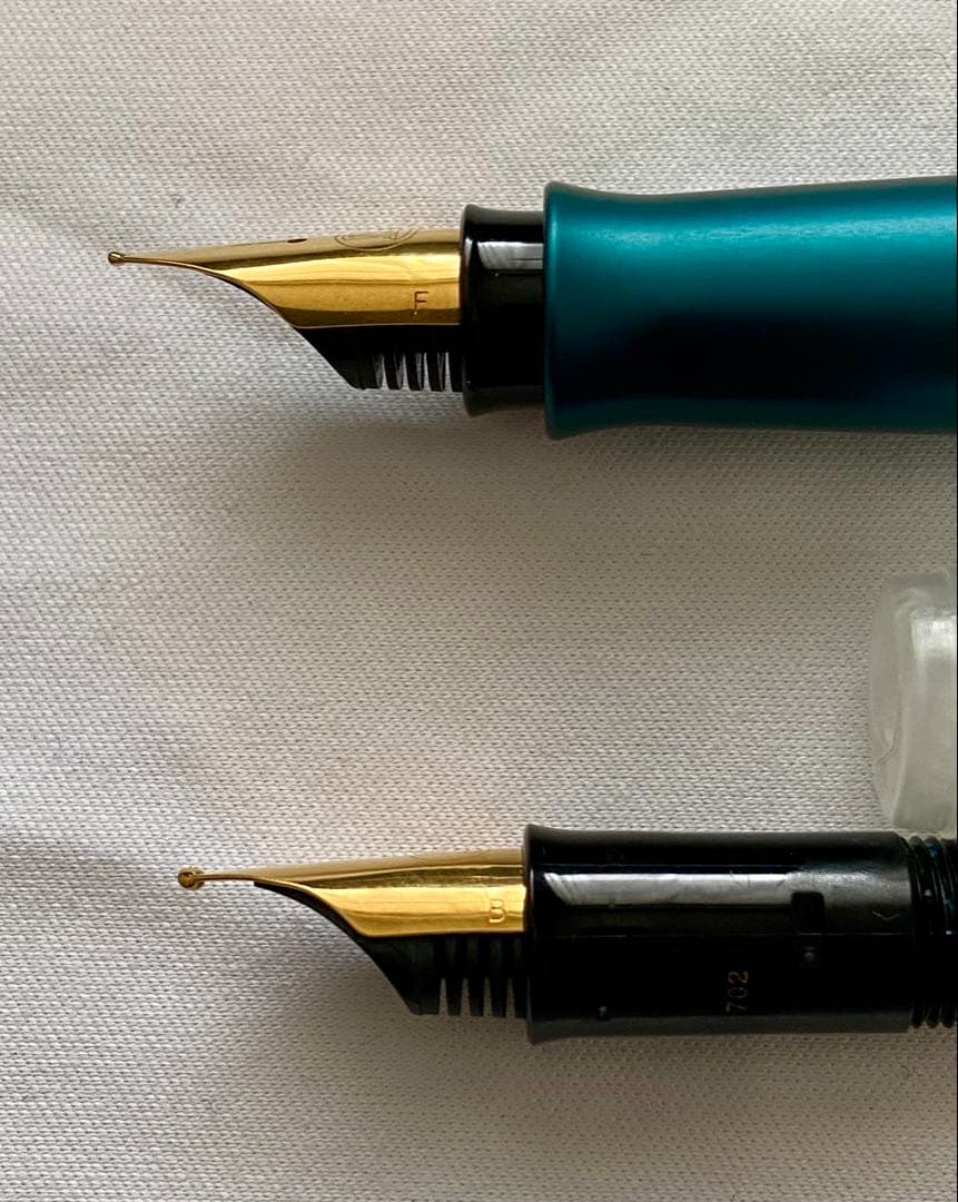 Pelican Epoch 万年筆・グリーン　ペン先(F・B)2種あり