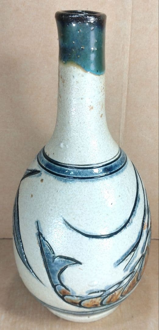 【本物保証】金城次郎 海老魚紋つる首花瓶 共箱 栞 壷屋焼 人間国宝 やちむん