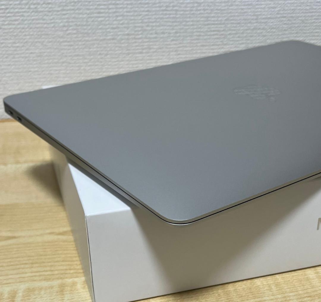 美品 MacBook Air M1 16GB/512GB フィルム付 ハブ付